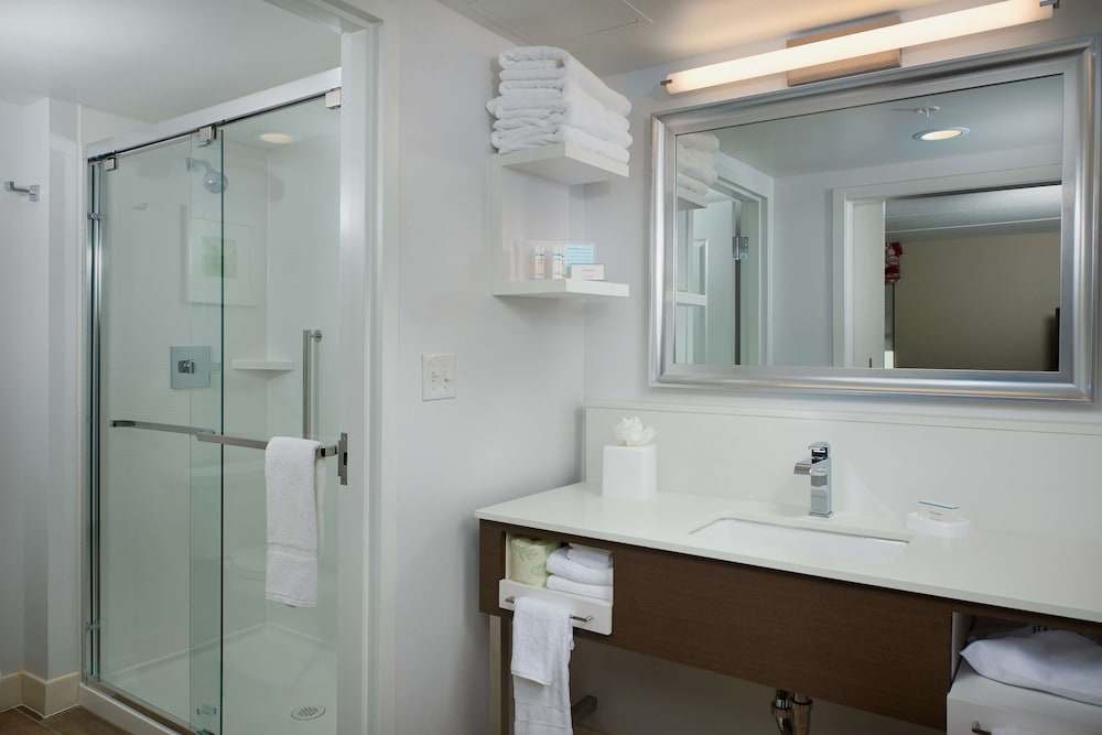 Hampton Inn & Suites Phoenix Scottsdale on Shea Boulevard - photo 36