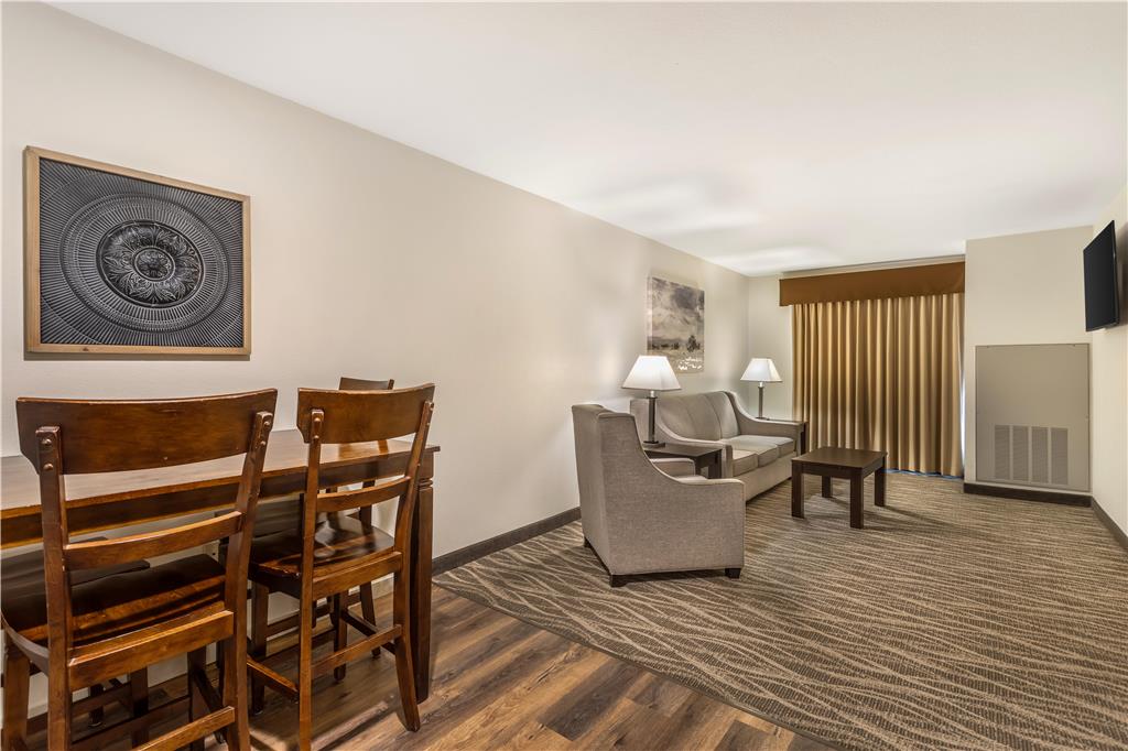 Best Western Plus Valdosta Hotel & Suites - photo 25