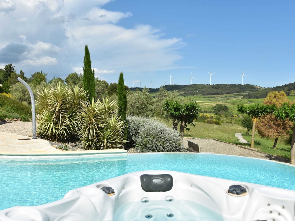 Villa With Heated Pool Jacuzzi Sports Field and Stunning Views — 4-Star Luxury Hotel in Lezignan-Corbieres, France