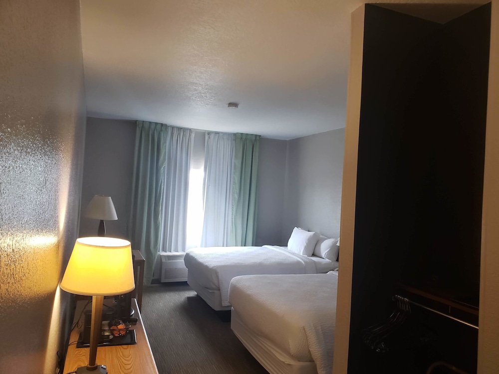 Country Inn & Suites by Radisson Fairview Heights IL - photo 22