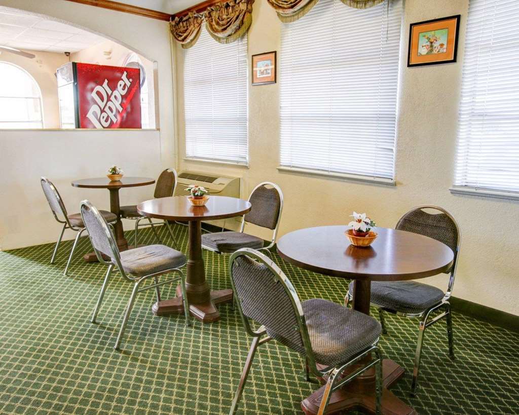 Econo Lodge Temple - photo 33