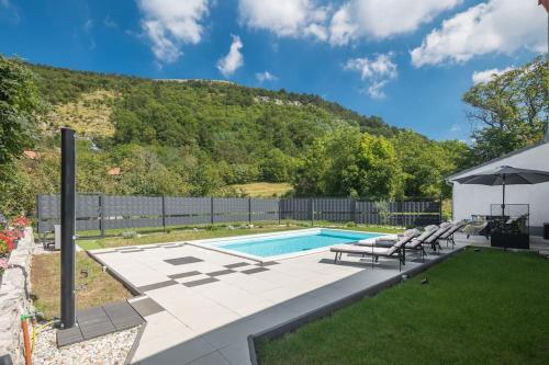 Apartman Cottage house Brest i ugodan odmor — 4-Star Luxury Hotel in Buzet, Croatia