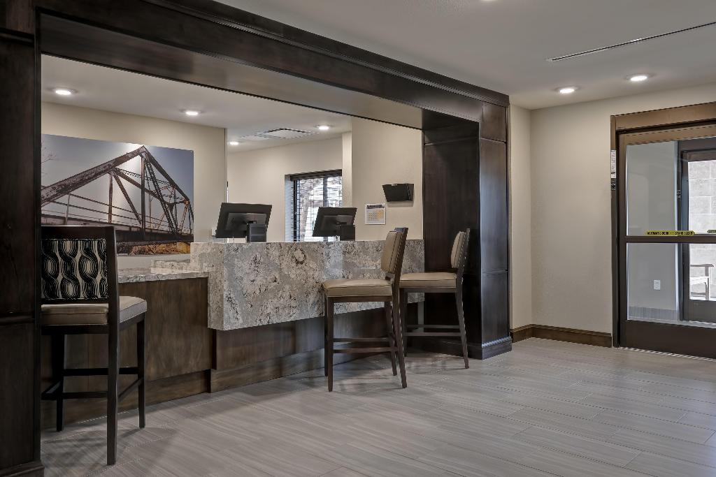 Clarion Hotel Overland Park - photo 27
