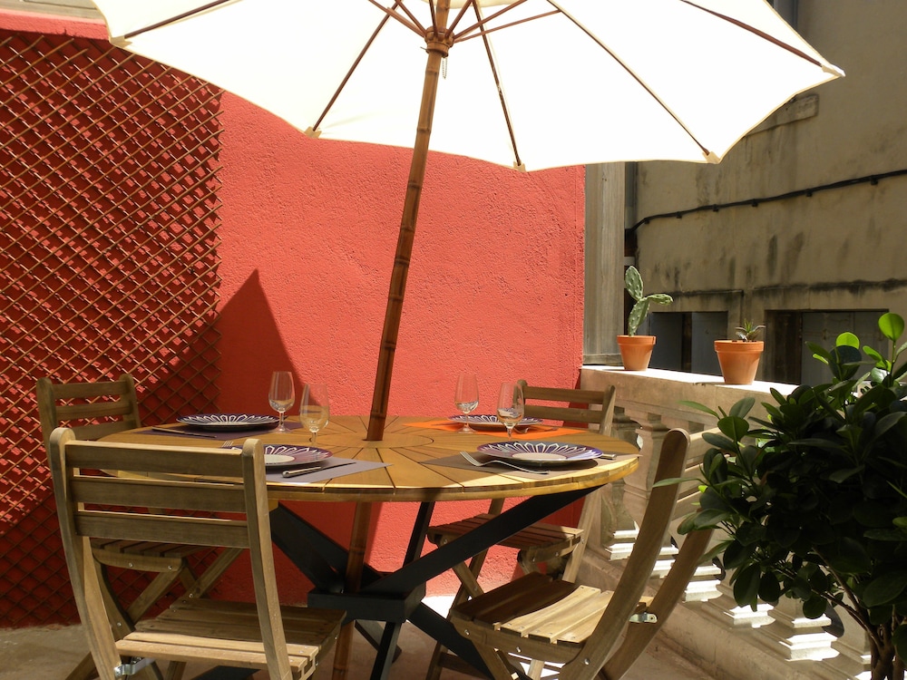 La Terrasse du Marché Aux Fleurs — 4-Star Luxury Hotel in Montpellier, France