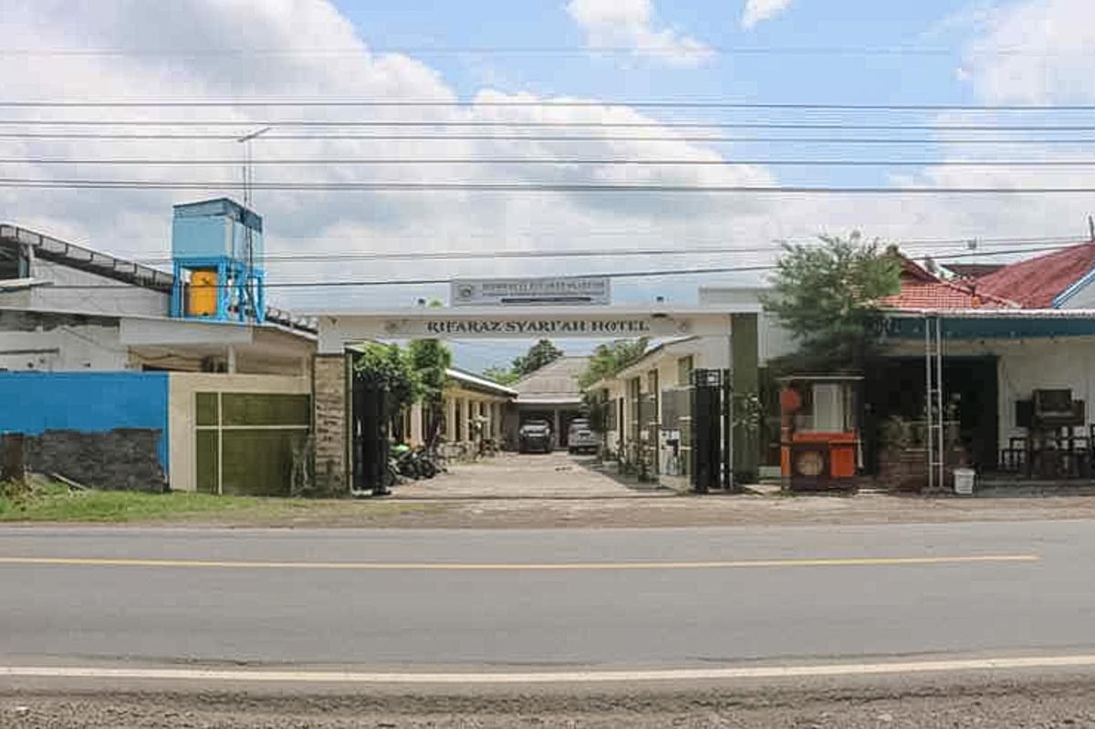 Rifaraz Syariah Hotel by OYO Rooms in Probolinggo, Indonesia