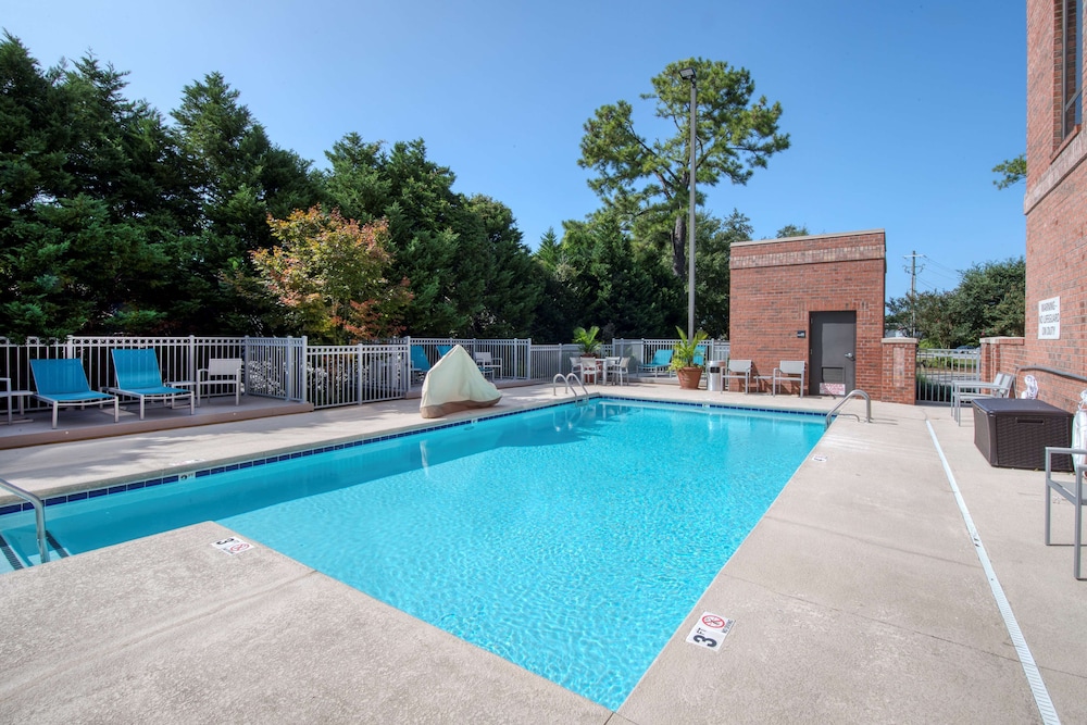 Hampton Inn Wilmington University Area Smith Creek Station - photo 49