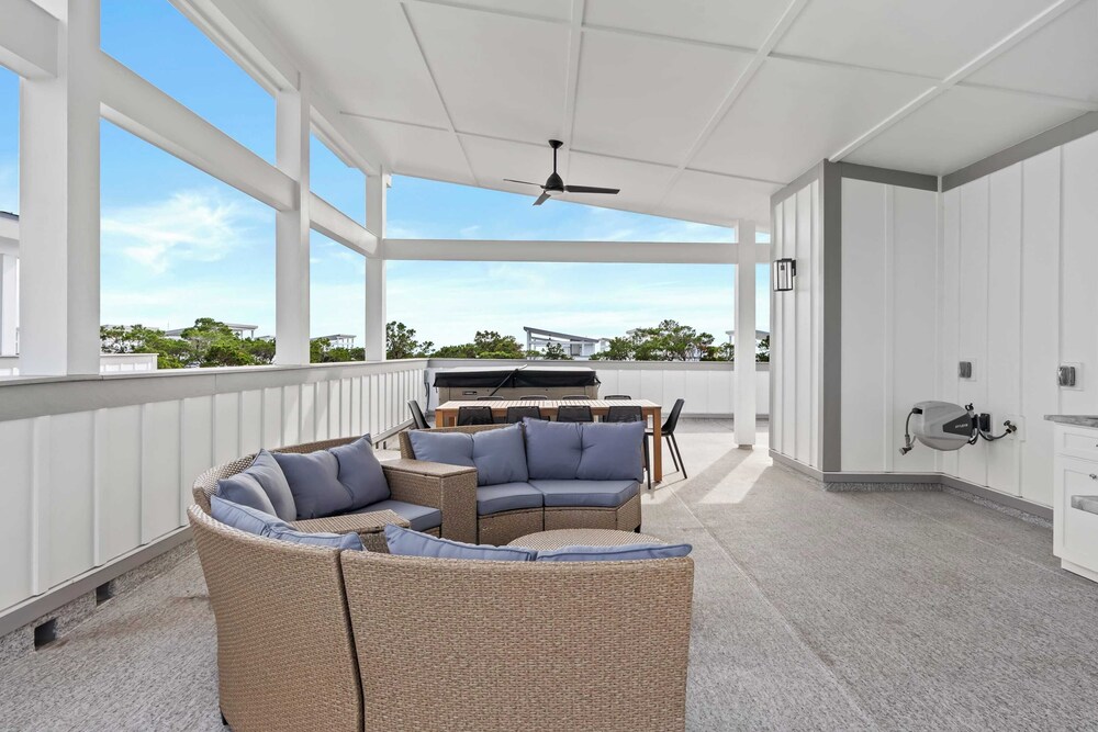 Sea Dweller by Avantstay Rooftop Spa Gulf View Golf Cart Pool - photo 48