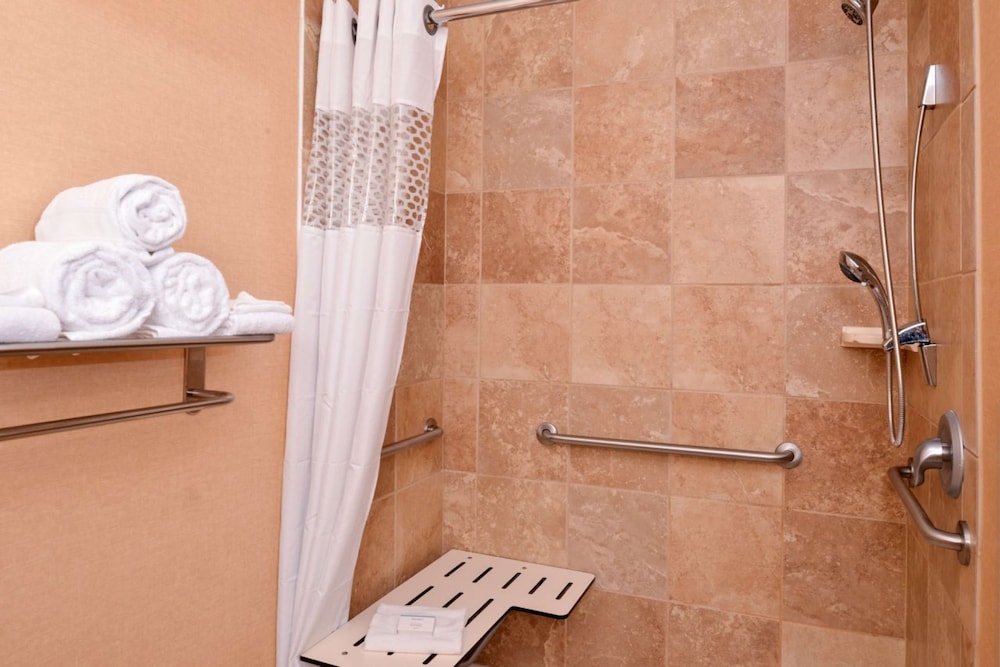 Hampton Inn by Hilton Lincoln - photo 29