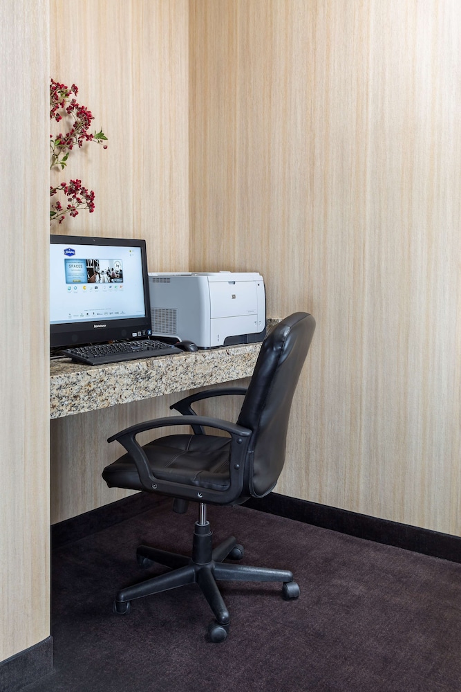 Hampton Inn Minneapolis Burnsville - photo 23