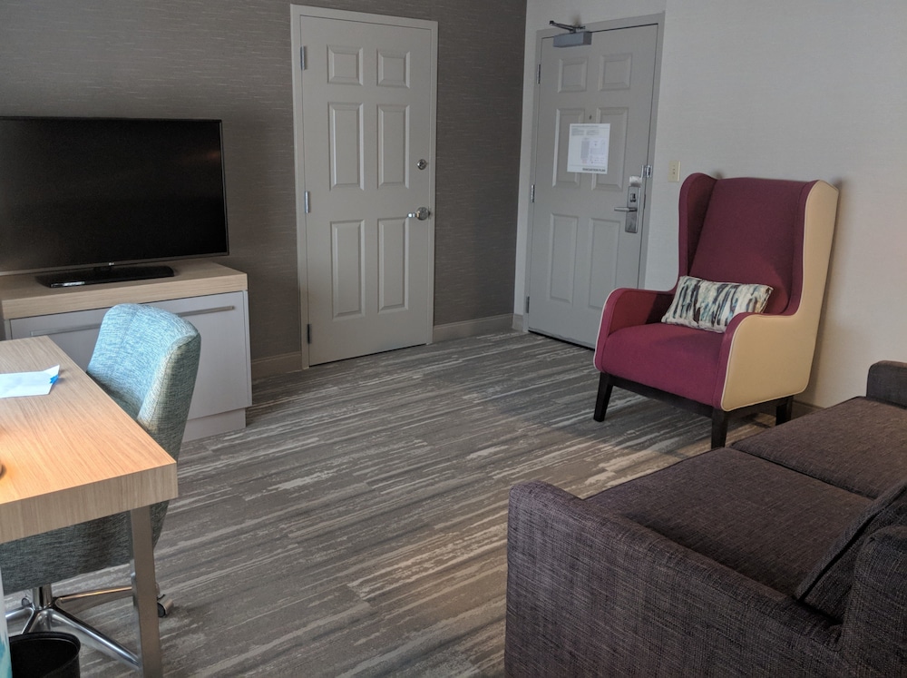 Hilton Garden Inn Chicago North Shore Evanston - photo 15