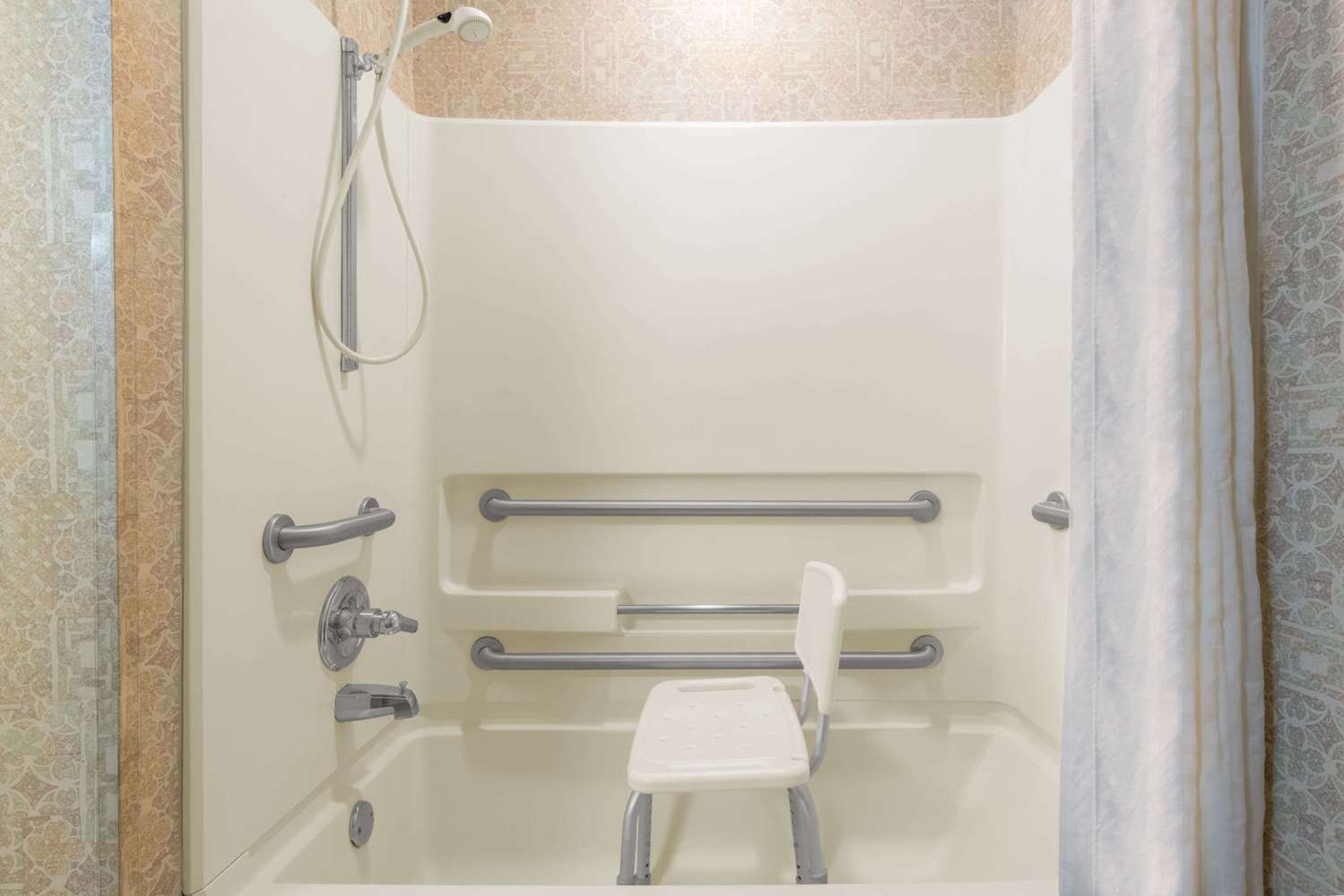 Lancaster Suites - photo 28
