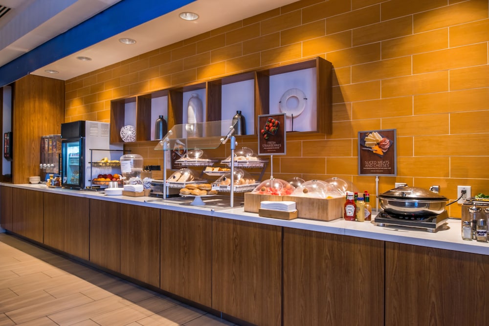 SpringHill Suites by Marriott Kingman Route 66 - photo 45