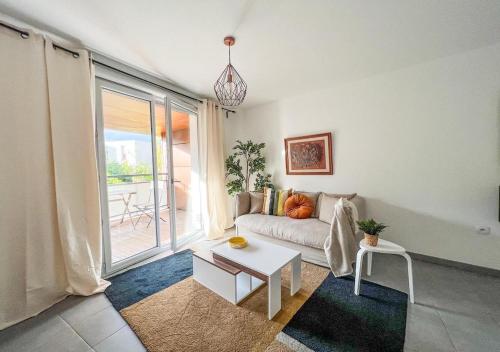 Confortable T2 Pour 4 Voyageurs Parking Prive Et Terrasse - last minute hotel in Toulouse