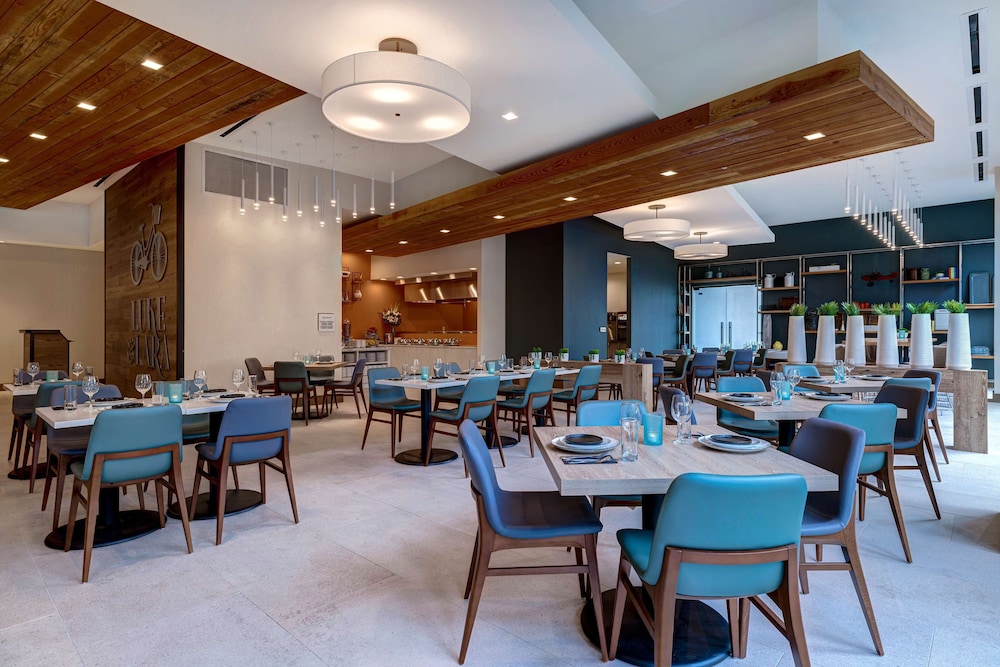 Hilton Garden Inn Anaheim Resort - photo 49