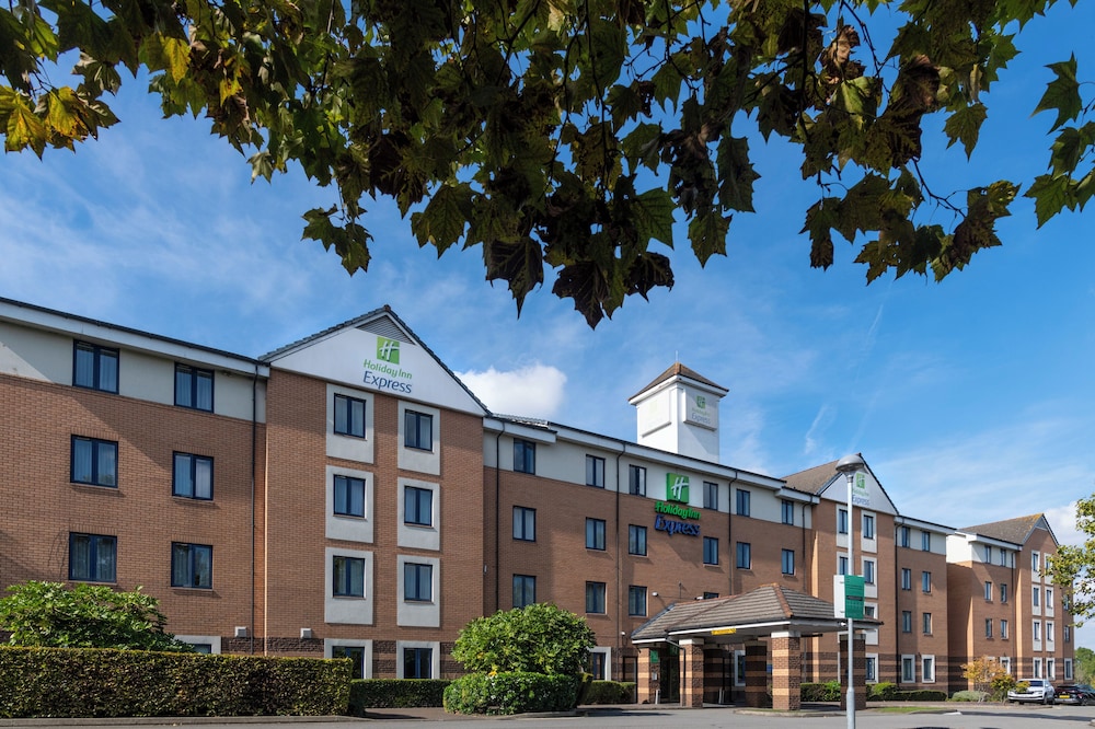 Holiday Inn Express London Dartford by IHG — hotel in Dartford