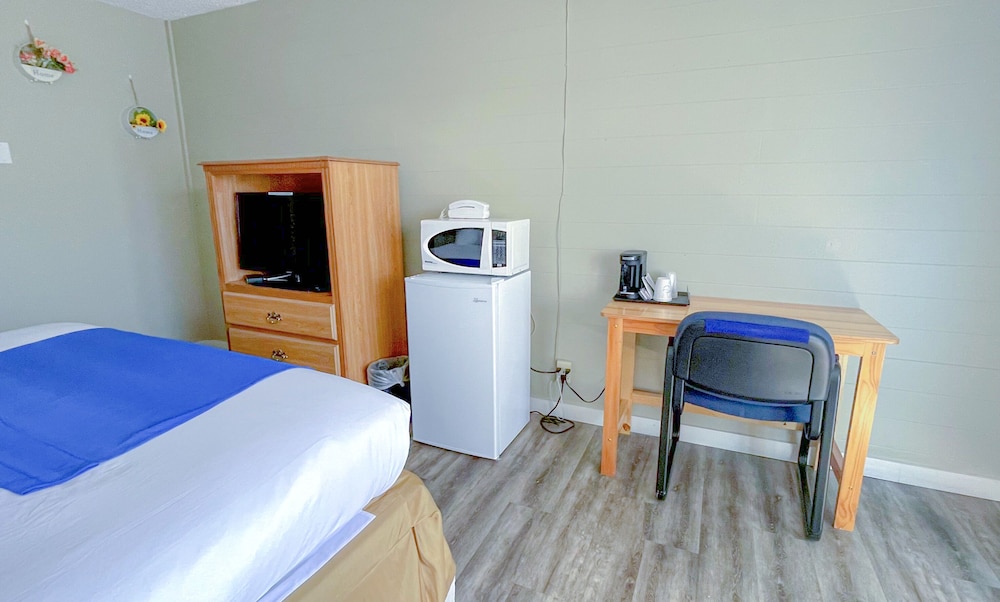 Travelodge by Wyndham Fort Bragg - photo 10