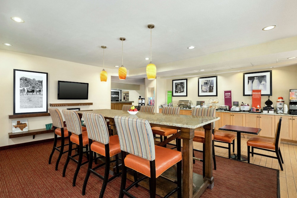 Hampton Inn Abilene - photo 23