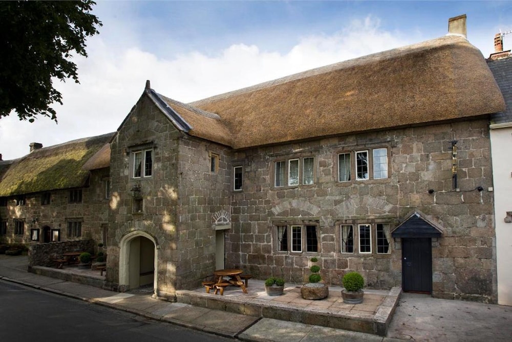 Three Crowns — 5-Star Luxury Hotel in Newton Abbot, United Kingdom