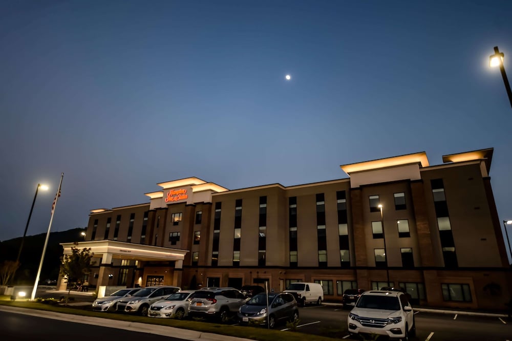 Hampton Inn & Suites Lenoir - photo 66