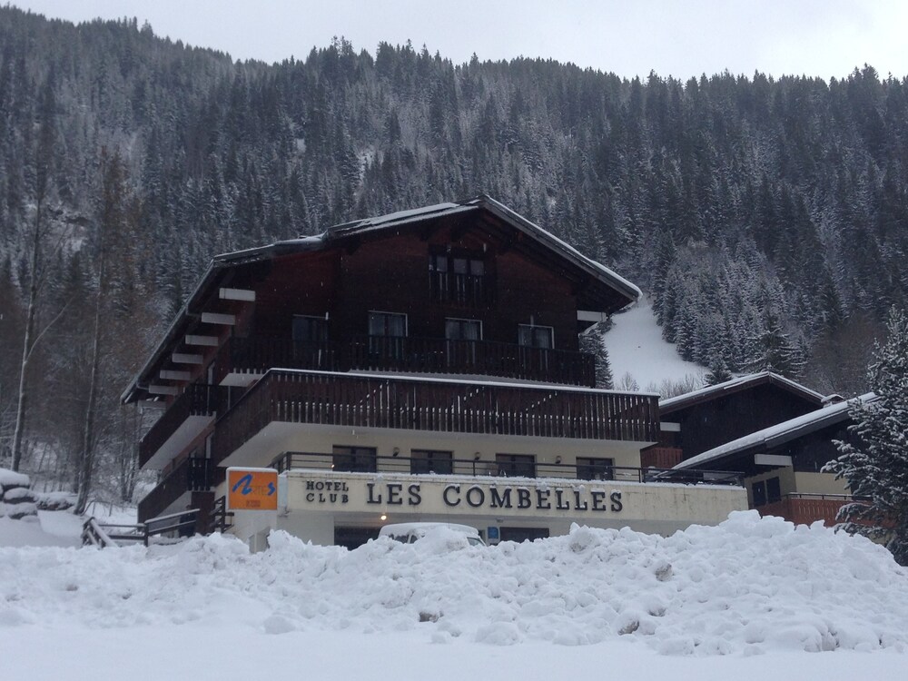 Hôtel Les Combelles in Chatel, France