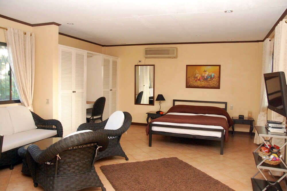 Apartelle Royal