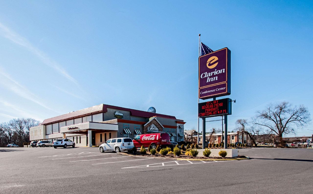 Clarion Inn & Conference Center - carbon neutral hotel in Winchester