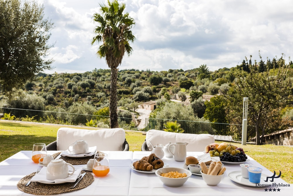 Domus Hyblaea — 4-Star Luxury Hotel in Palazzolo Acreide, Italy