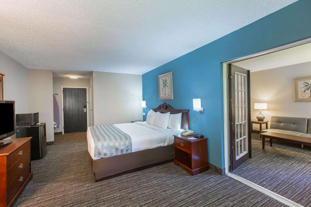Baymont by Wyndham Bartonsville Poconos - photo 12