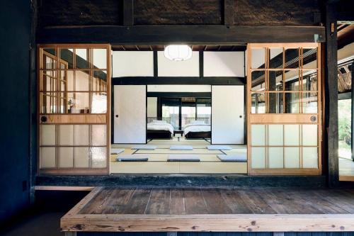 Omoya Thatched Inn That Spins Time — Shobara