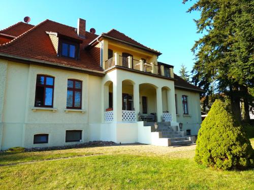 Ferienwohnung Villa am Haussee — 4-Star Luxury Hotel in Feldberg, Germany
