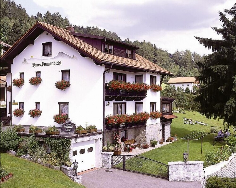 Haus Sonnenbichl — 4-Star Luxury Hotel in Bodenmais, Germany