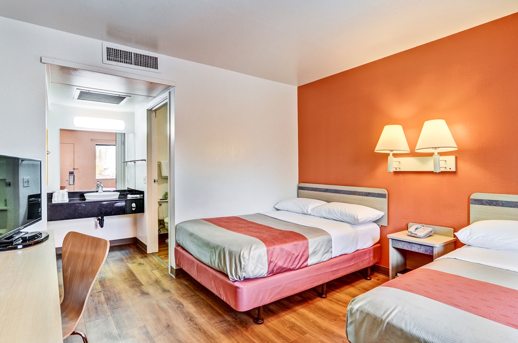 Motel 6 Pittsburgh PA Crafton - photo 16