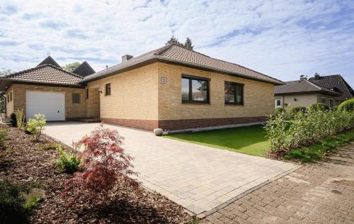 Haus Laura — 4-Star Luxury Hotel in Bad Zwischenahn, Germany