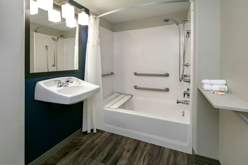 La Quinta Inn & Suites by Wyndham Horn Lake Southaven Area - photo 7