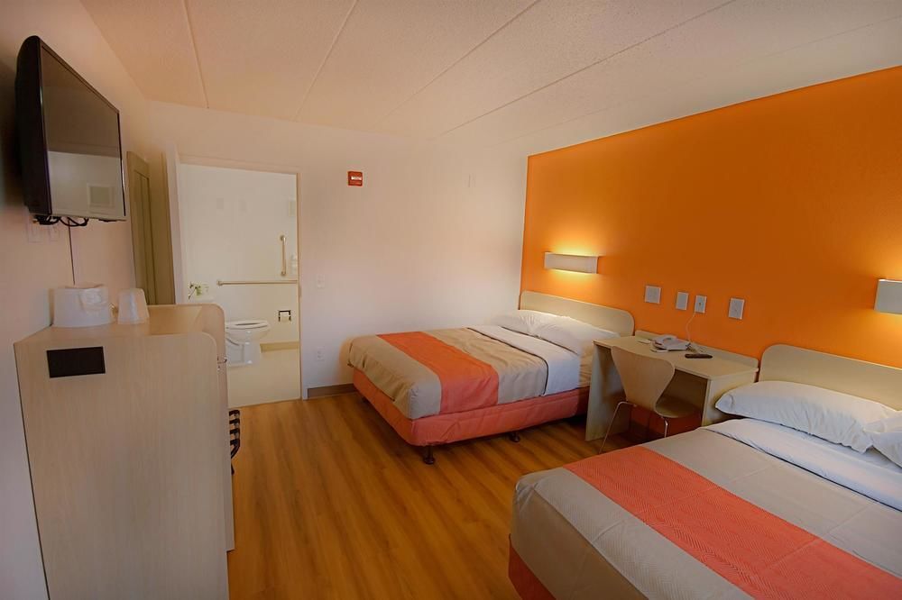 Days Inn by Wyndham Charleston WV - photo 6