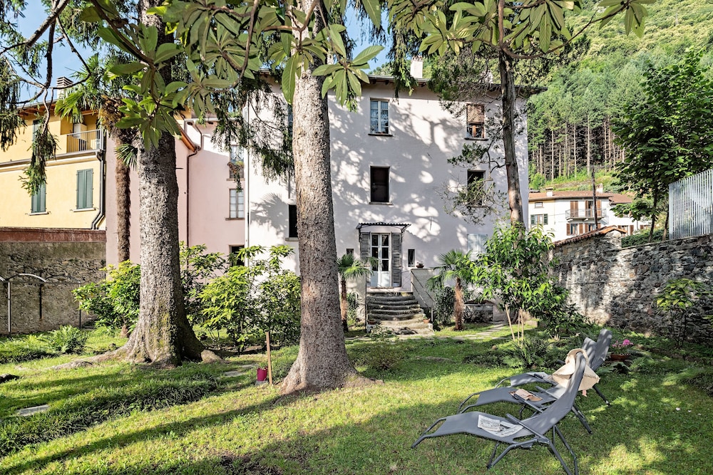 B&B Villa Rosalinda — 4-Star Luxury Hotel in Dongo, Italy