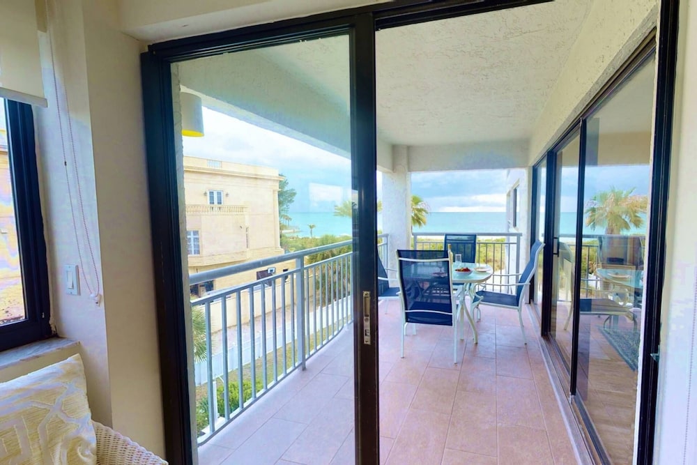 Siesta Sands Beach Resort 4th Floor With Elevator - photo 13