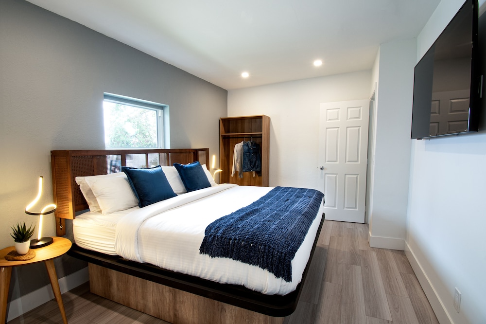 The Lauderdale Boutique Hotel - photo 2