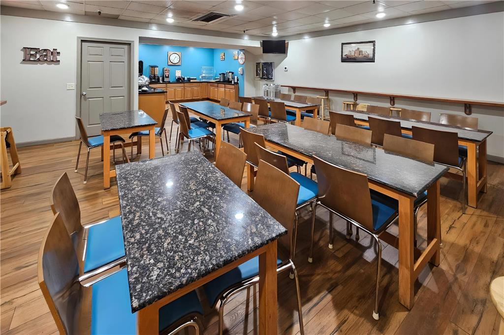 Germaine Inn South Portland - photo 25