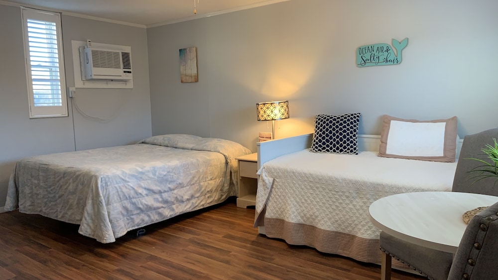 Vineyard Harbor Motel Private Beach - photo 12