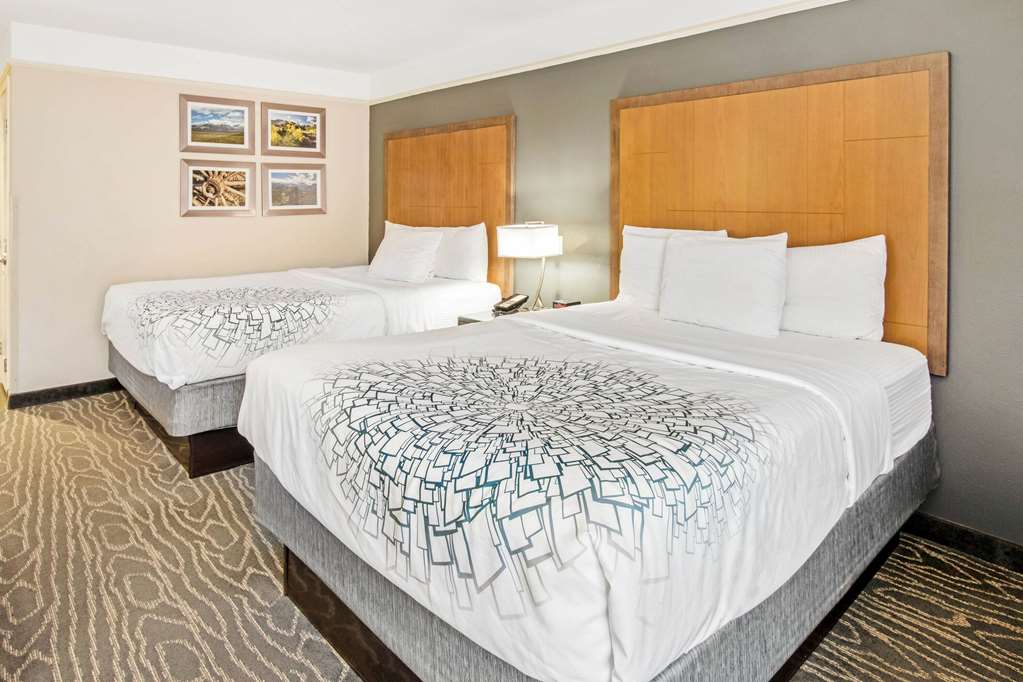La Quinta Inn & Suites by Wyndham Ruidoso Downs - photo 28