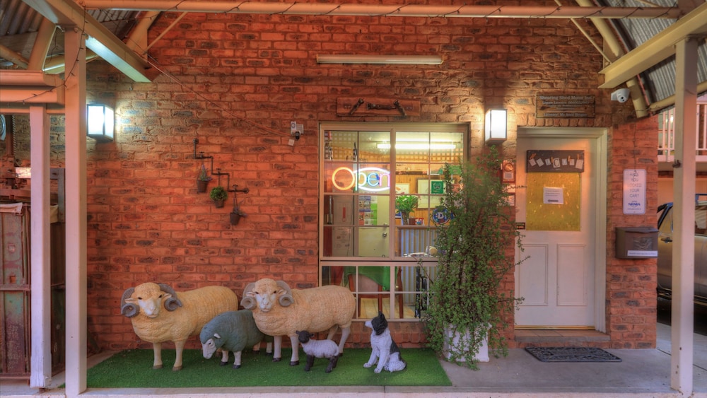 Shearing Shed Motor Inn - carbon neutral hotel in Dubbo