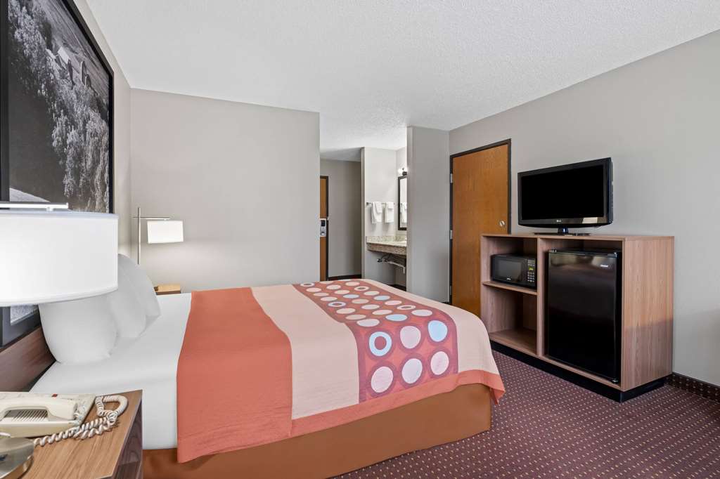 Super 8 by Wyndham Waverly - photo 20