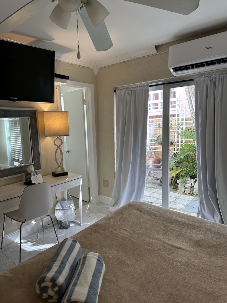 Manhattan Tower Apartment Hotel - photo 43
