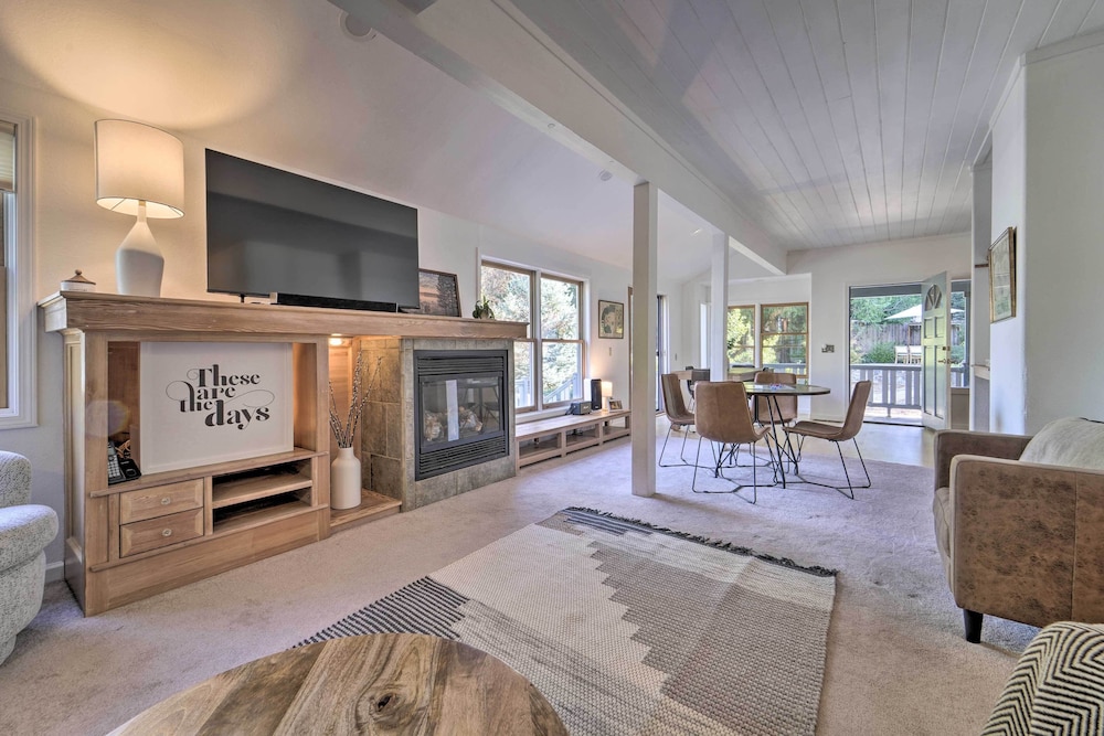 Near Dtwn And Pioneer Park Home With Furnished Patio 17957302 — Nevada