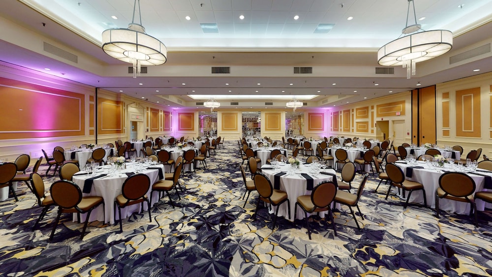 DoubleTree by Hilton Boston North Shore - photo 44