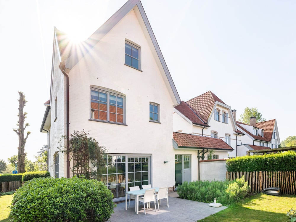 Villa in St idesbald Near the Sea — 4-Star Luxury Hotel in Koksijde, Belgium