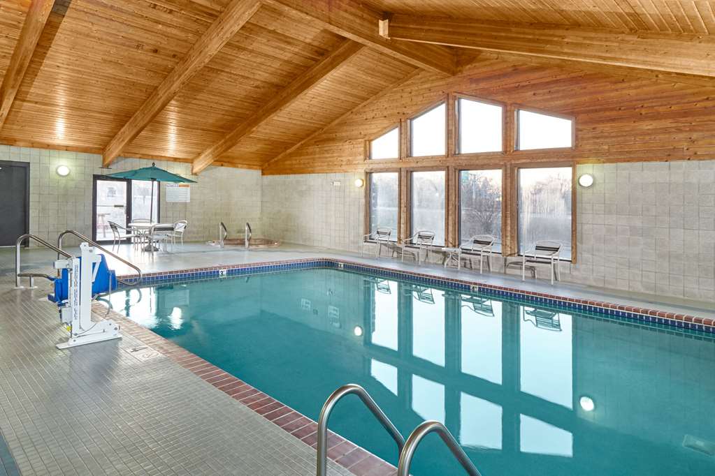 AmericInn by Wyndham Burlington - photo 7