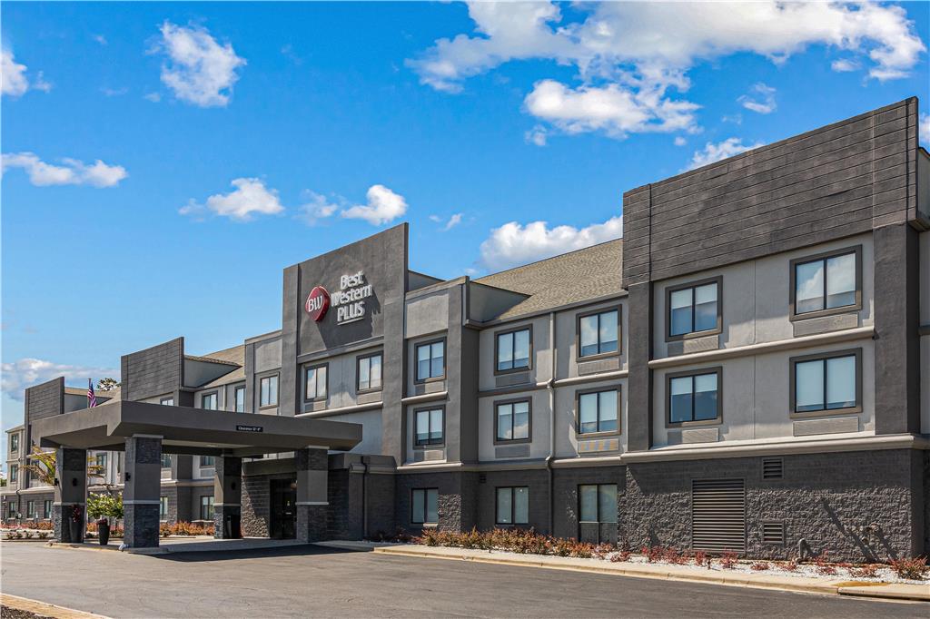 Best Western Plus Savannah Gateway - photo 30