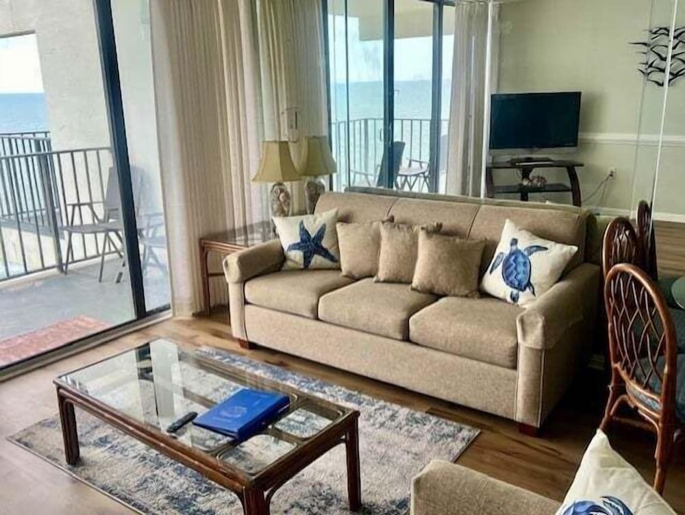 Royal Garden Resort 1412 2 Bedroom Condo by RedAwning - photo 10